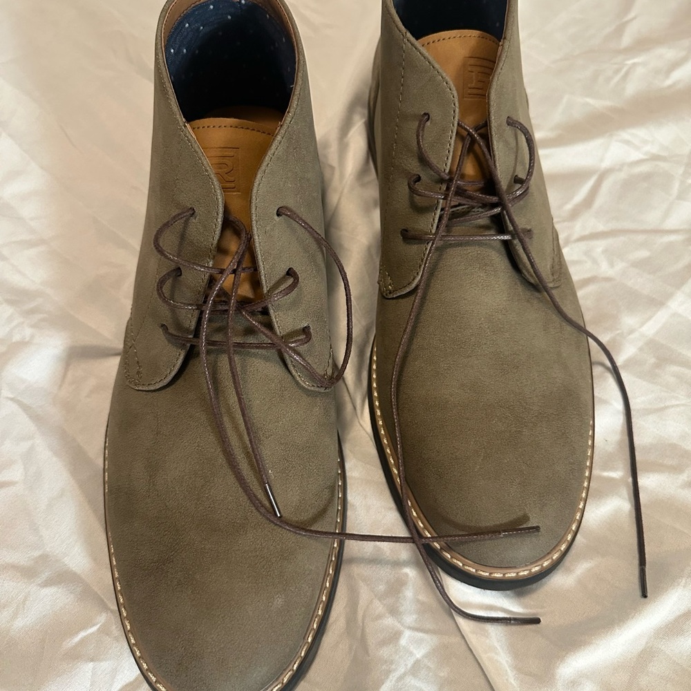 Rye Brown Chukka Boots with Suede Upper and Lace-Up Design